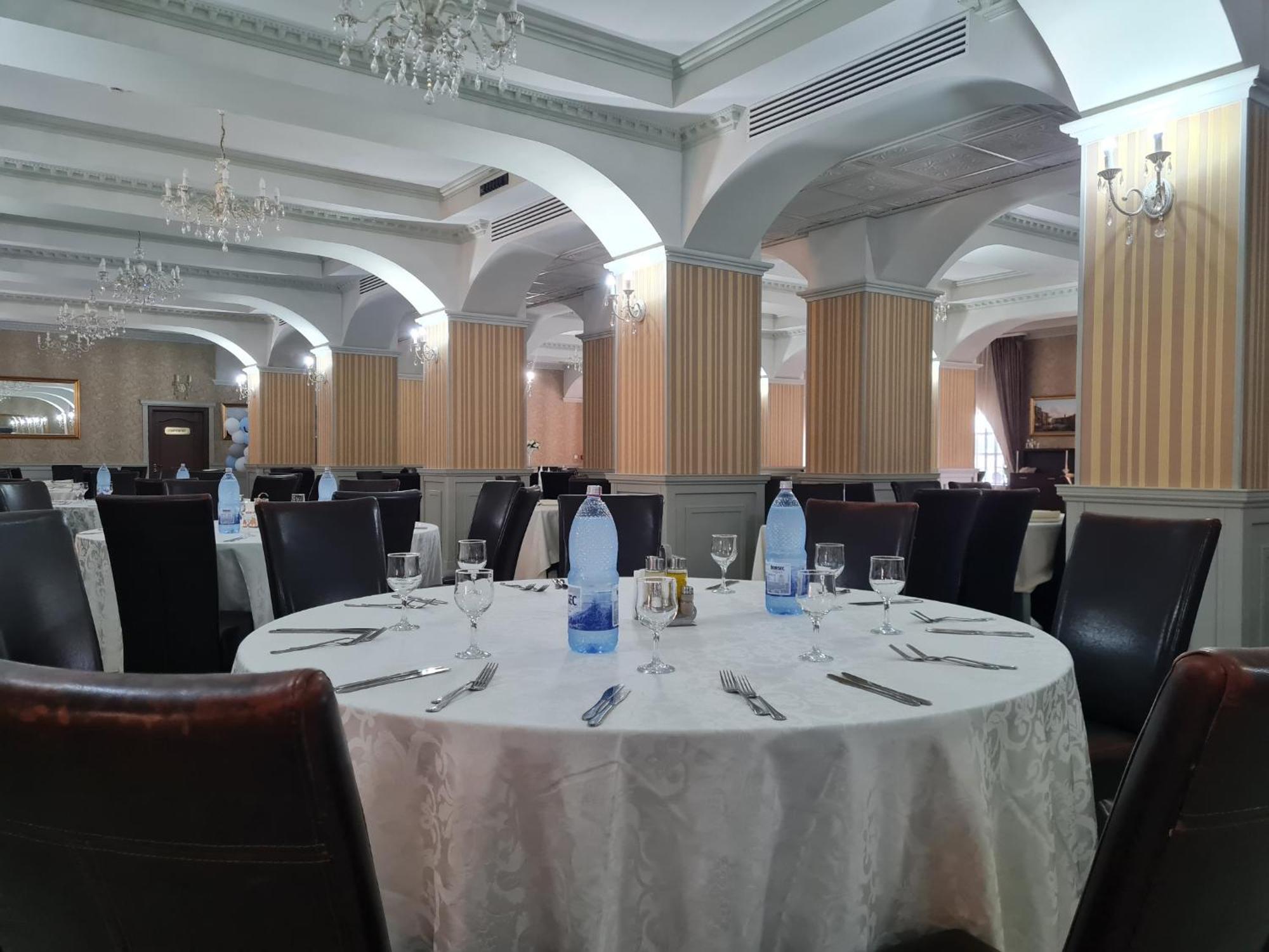 Hotel Valahia Targoviste Zewnętrze zdjęcie