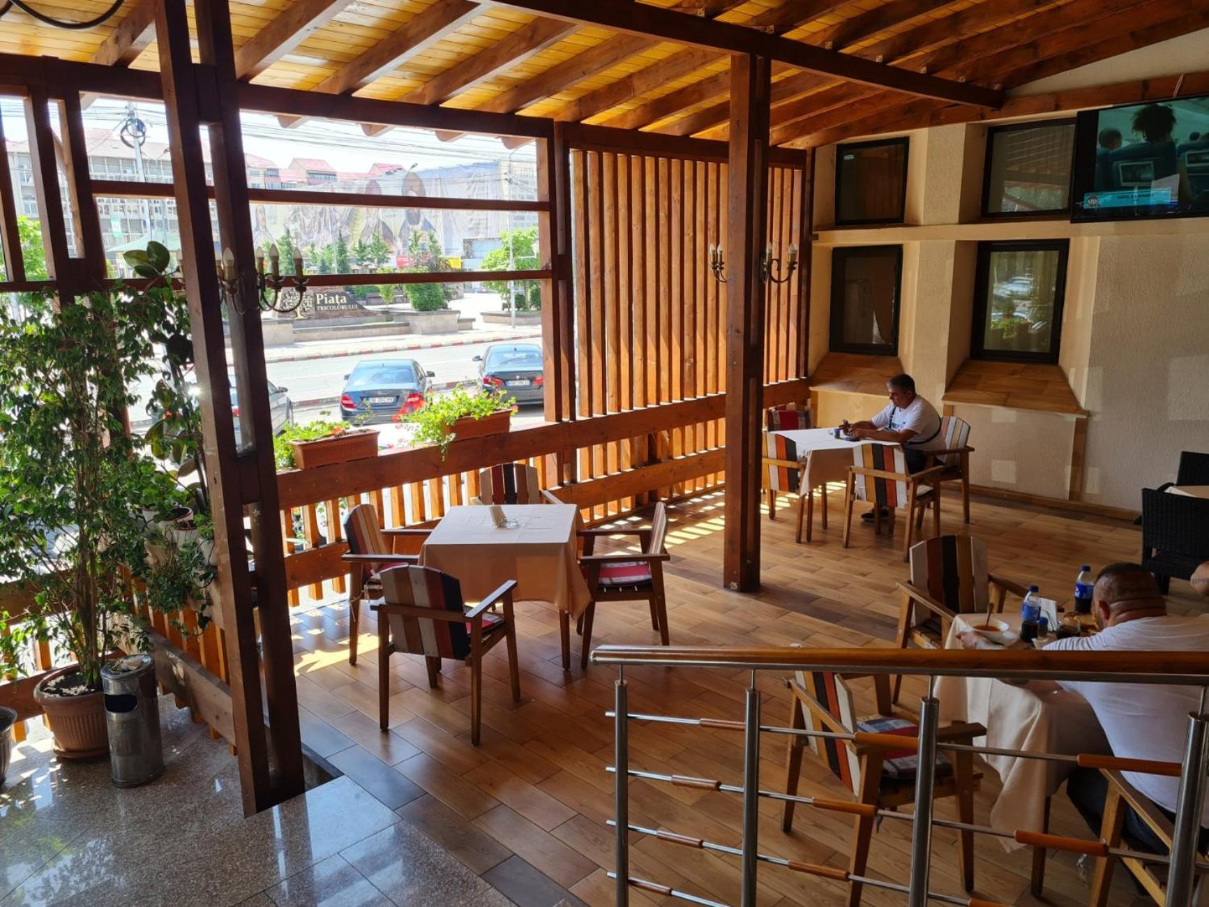 Hotel Valahia Targoviste Zewnętrze zdjęcie