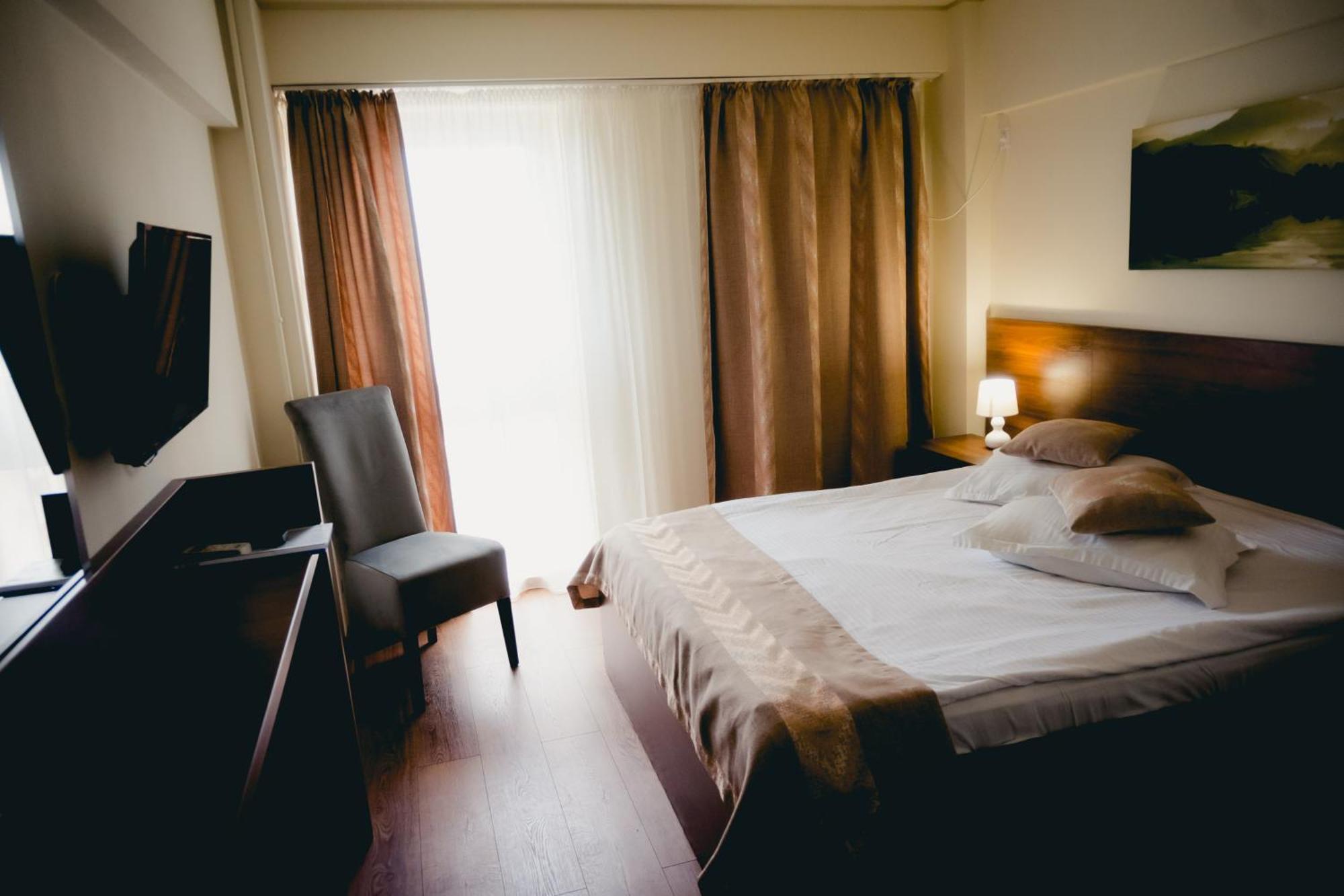 Hotel Valahia Targoviste Zewnętrze zdjęcie