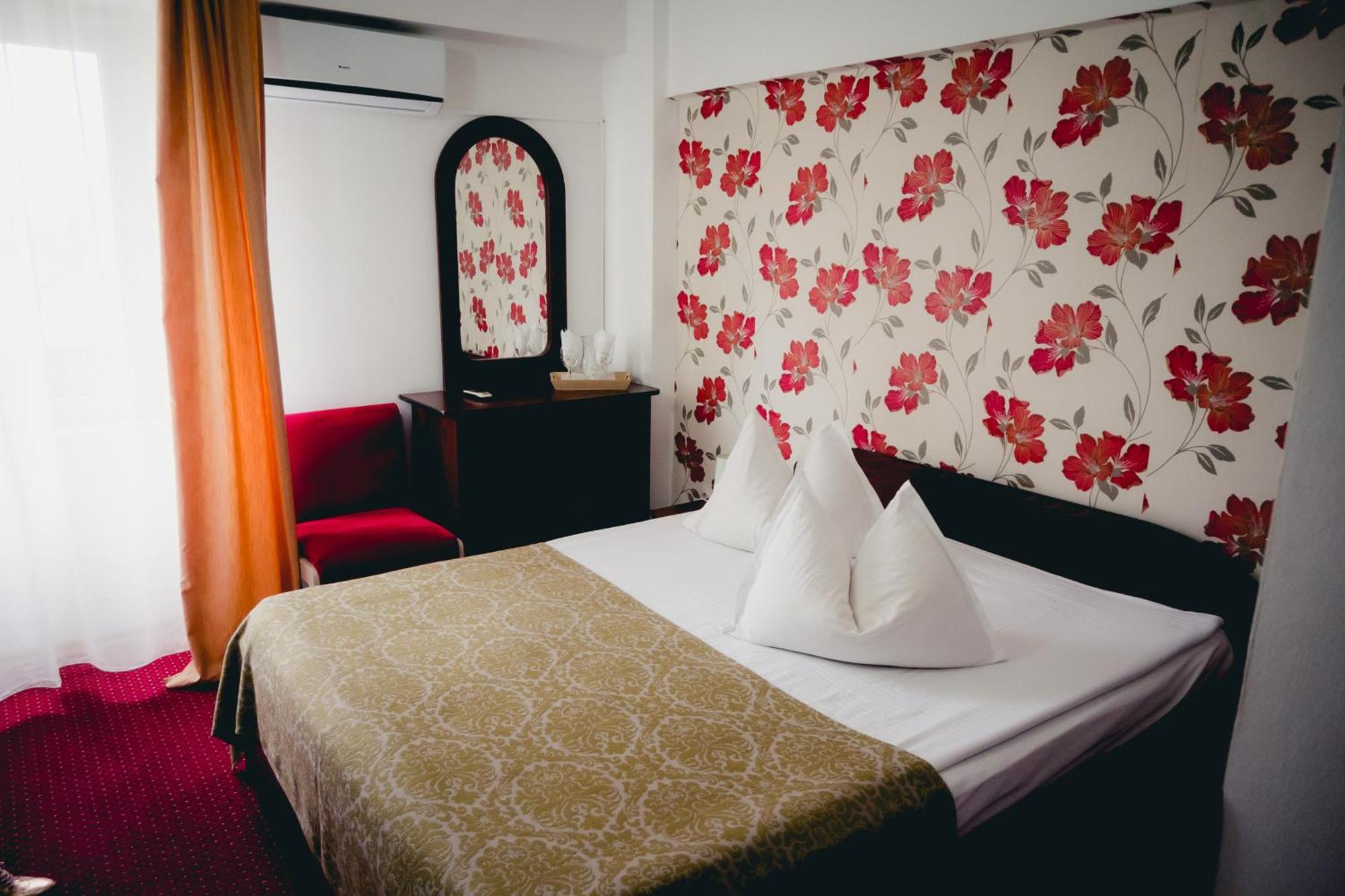 Hotel Valahia Targoviste Zewnętrze zdjęcie