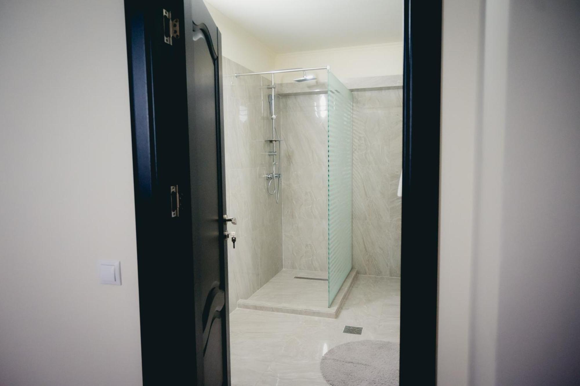 Hotel Valahia Targoviste Zewnętrze zdjęcie