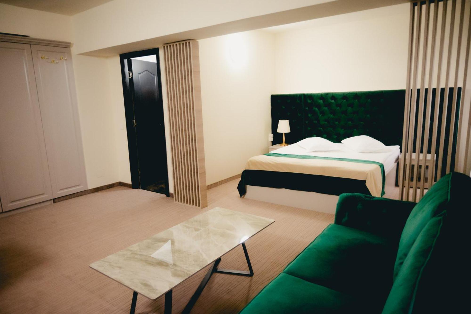 Hotel Valahia Targoviste Zewnętrze zdjęcie