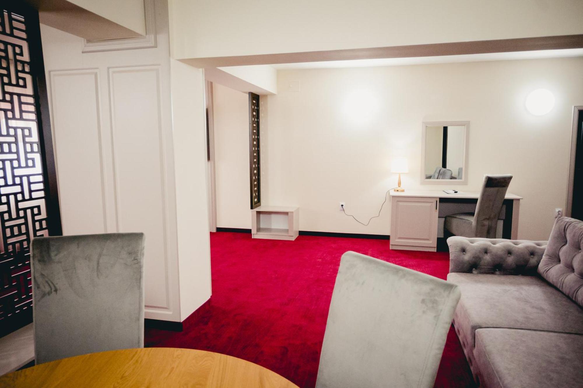 Hotel Valahia Targoviste Zewnętrze zdjęcie