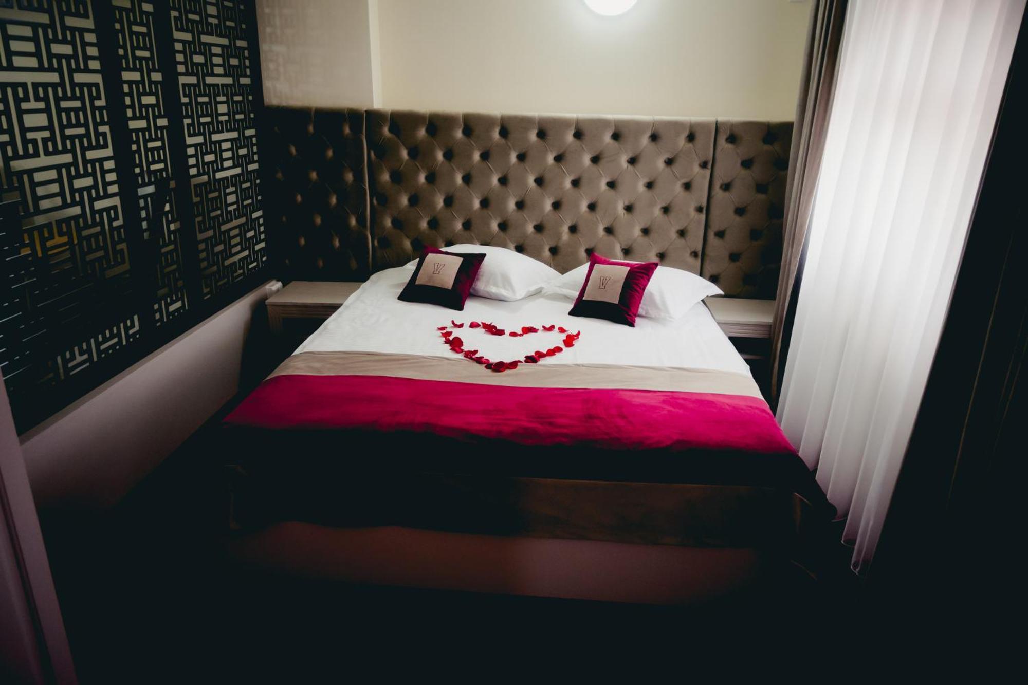 Hotel Valahia Targoviste Zewnętrze zdjęcie