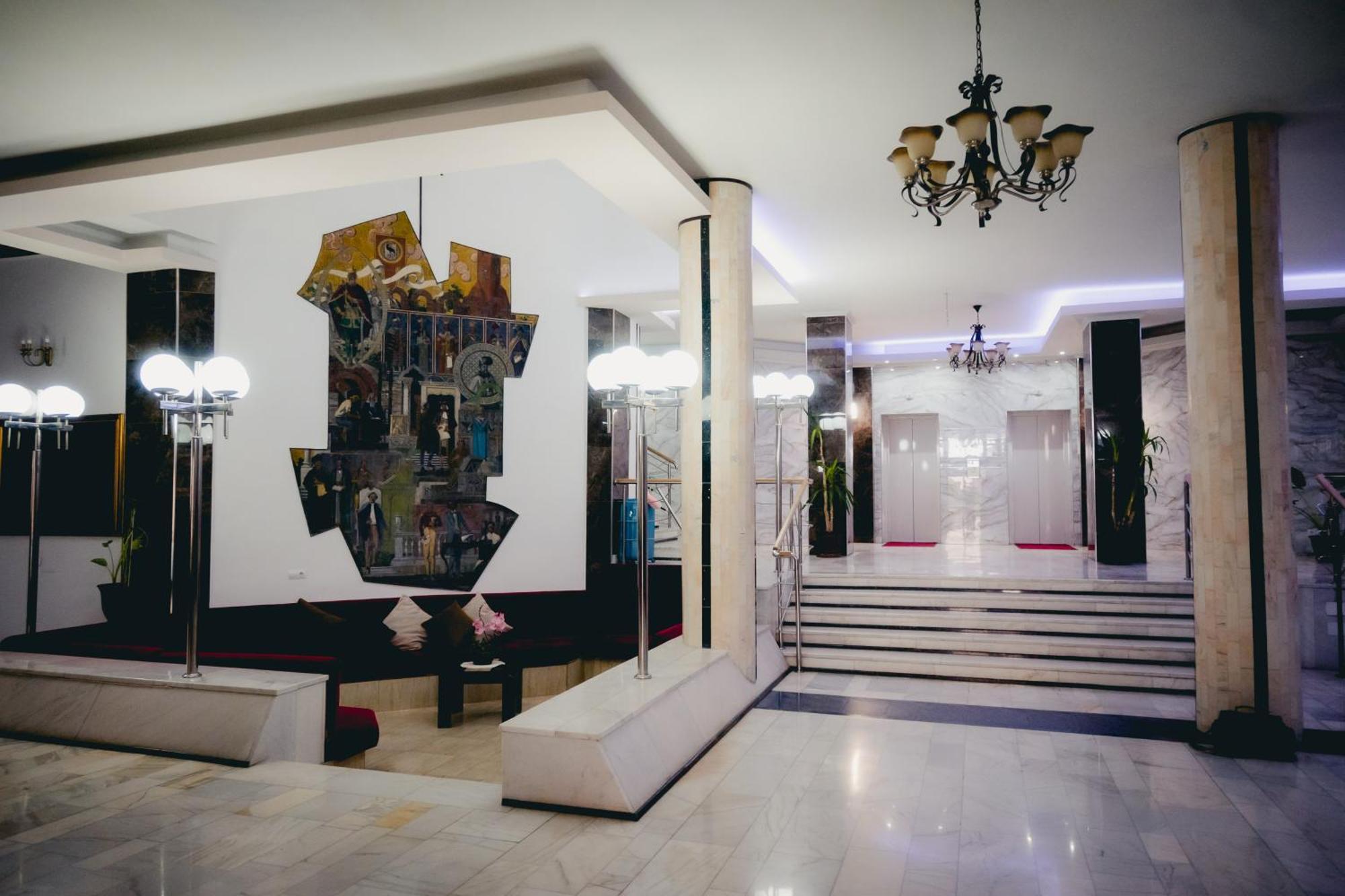 Hotel Valahia Targoviste Zewnętrze zdjęcie