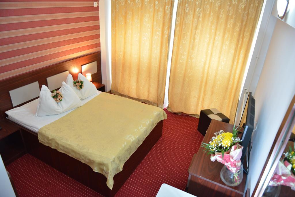 Hotel Valahia Targoviste Zewnętrze zdjęcie