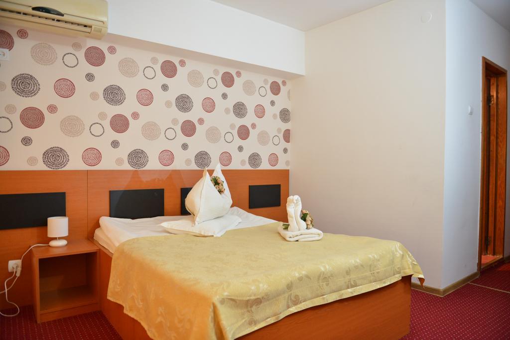 Hotel Valahia Targoviste Zewnętrze zdjęcie