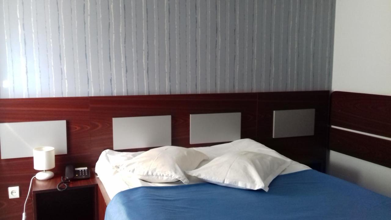 Hotel Valahia Targoviste Zewnętrze zdjęcie